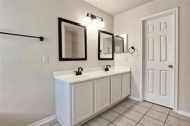 74 Blue Creek Court Court, The Woodlands, TX 77382