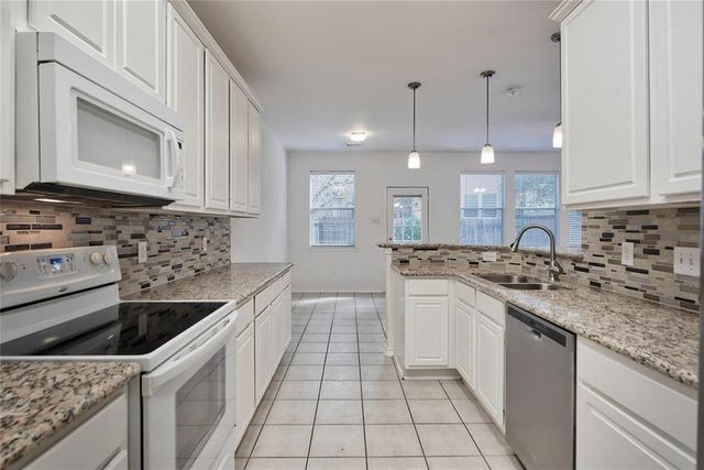 74 Blue Creek Court Court, The Woodlands, TX 77382