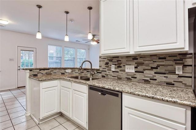 74 Blue Creek Court Court, The Woodlands, TX 77382