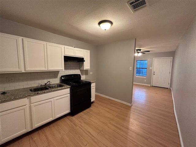 6818 Weston Street 2, Houston, TX 77021