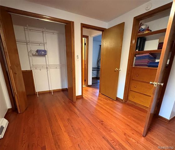 20306 Woodmont Street, Harper Woods, MI 48225