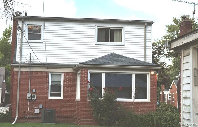 20306 Woodmont Street, Harper Woods, MI 48225