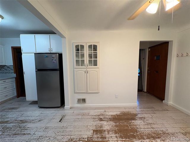 20306 Woodmont Street, Harper Woods, MI 48225