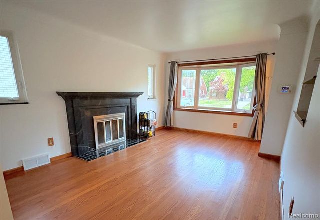 20306 Woodmont Street, Harper Woods, MI 48225