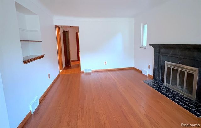 20306 Woodmont Street, Harper Woods, MI 48225
