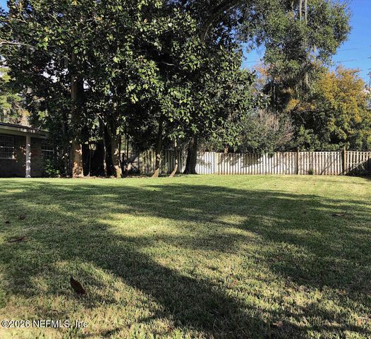 2 FAIRWAY Road, Jacksonville Beach, FL 32250