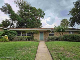 2 FAIRWAY Road, Jacksonville Beach, FL 32250