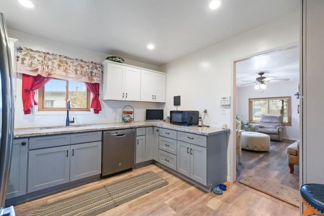 1312 P Street, Sanger, CA 93657