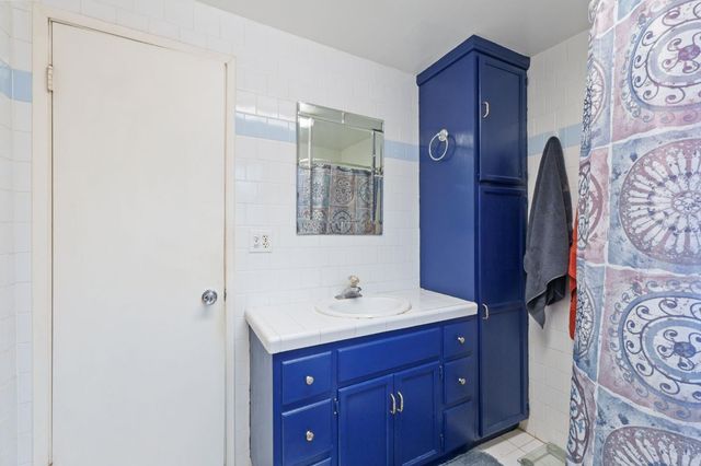 1312 P Street, Sanger, CA 93657