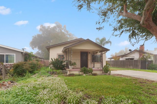 1312 P Street, Sanger, CA 93657