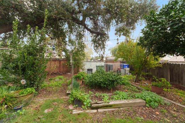 1312 P Street, Sanger, CA 93657