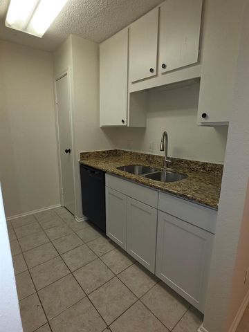 7900 N Stadium Drive 106, Houston, TX 77030