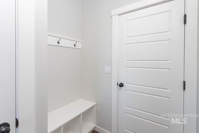 8447 S Bogus Ridge Ave, Boise, ID 83716