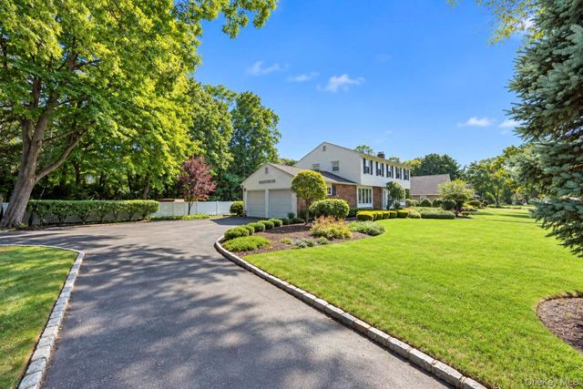 28 S Lot Road, Smithtown, NY 11787