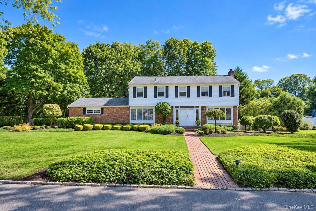 28 S Lot Road, Smithtown, NY 11787 — photo 2