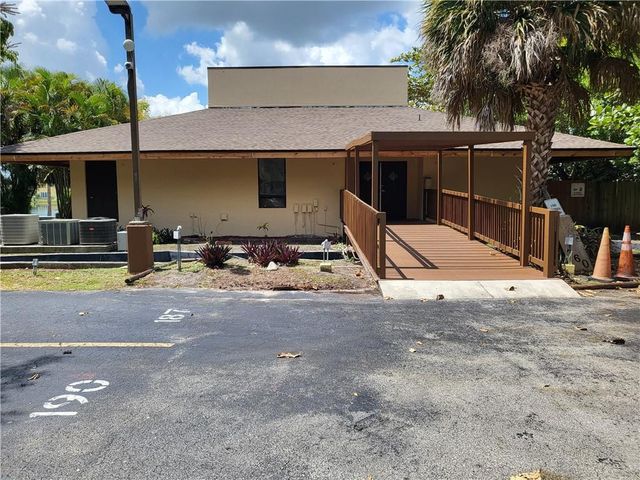 780 NE 199TH Street 101E, Miami, FL 33179