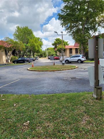 780 NE 199TH Street 101E, Miami, FL 33179