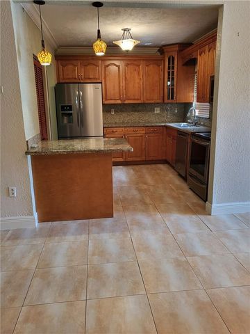 780 NE 199TH Street 101E, Miami, FL 33179