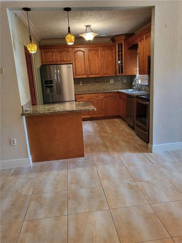 780 NE 199TH Street 101E, Miami, FL 33179