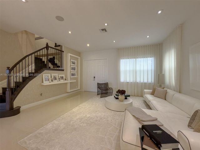 9709 Blue Isle Bay, Parkland, FL 33076