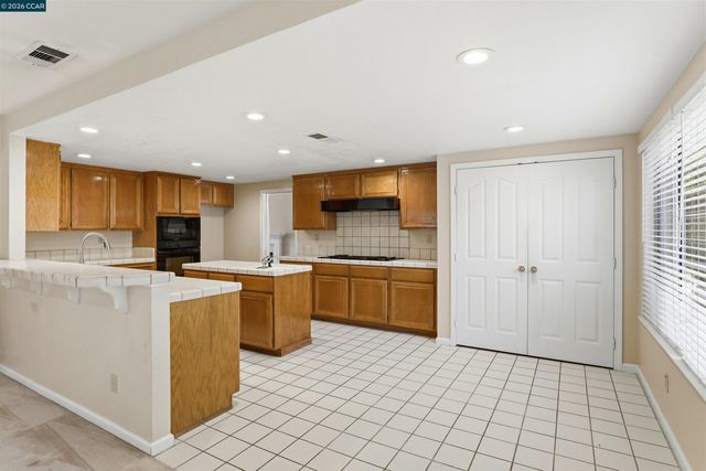 803 Buckingham Pl, Danville, CA 94506