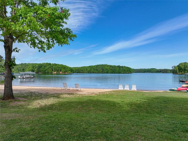 201 Oconee Avenue, Westminster, SC 29693