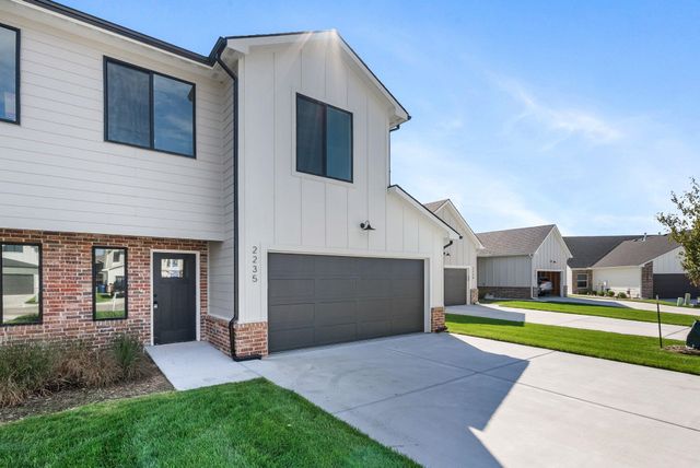 2221 N 159th Ct E, Wichita, KS 67228