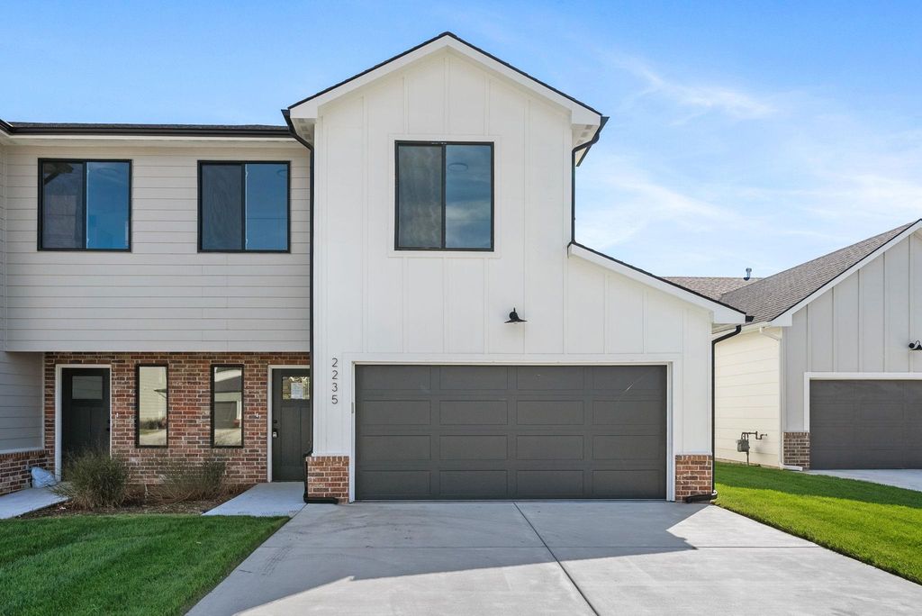 2221 N 159th Ct E, Wichita, KS 67228