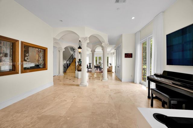 3471 Main Hwy 619, Miami, FL 33133