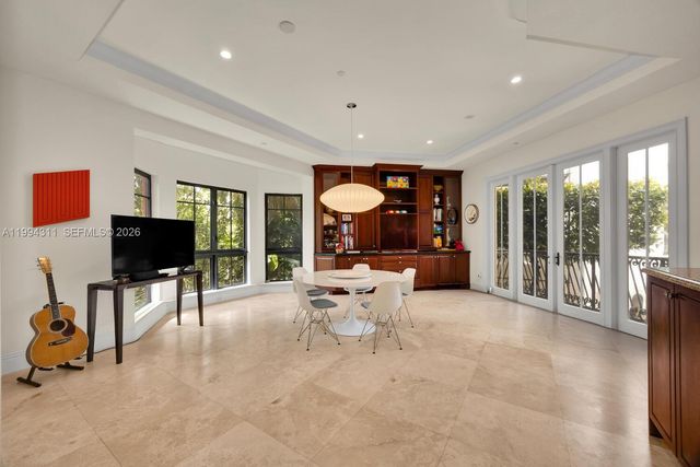 3471 Main Hwy 619, Miami, FL 33133