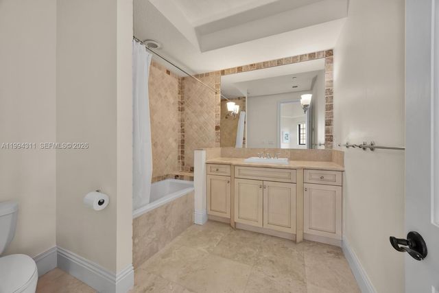 3471 Main Hwy 619, Miami, FL 33133