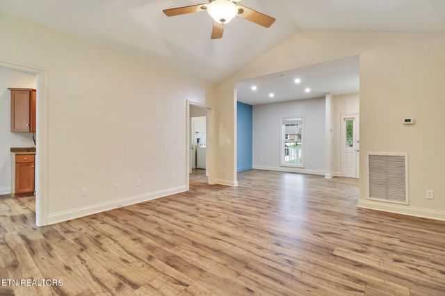 613 Westchester Drive, Crossville, TN 38558