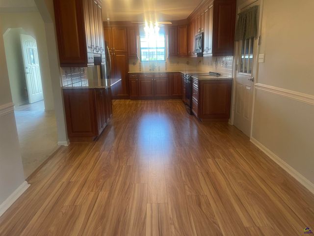 107 Sleepy Lane, Warner Robins, GA 31088