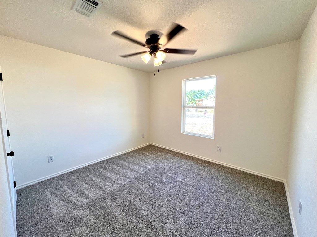 Image 11 of property listing at 313 E 25th St, San Angelo, TX 76903