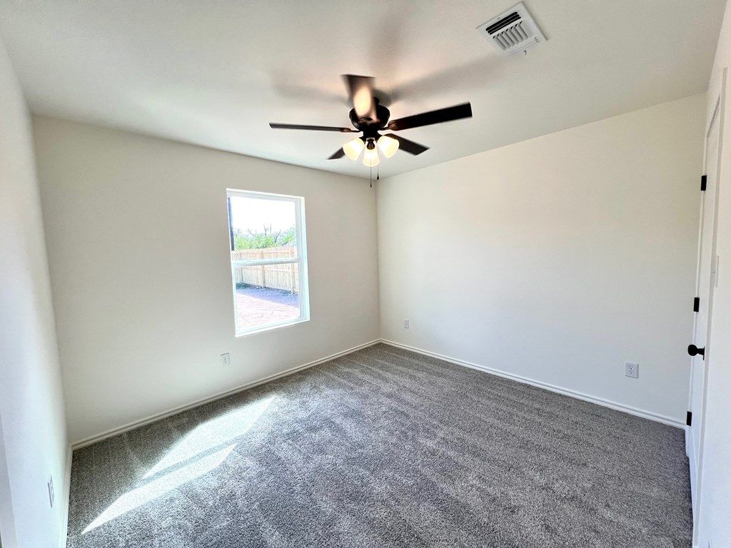 Image 14 of property listing at 313 E 25th St, San Angelo, TX 76903