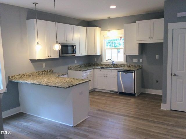 8 Elaine Circle, Durham, NC 27703