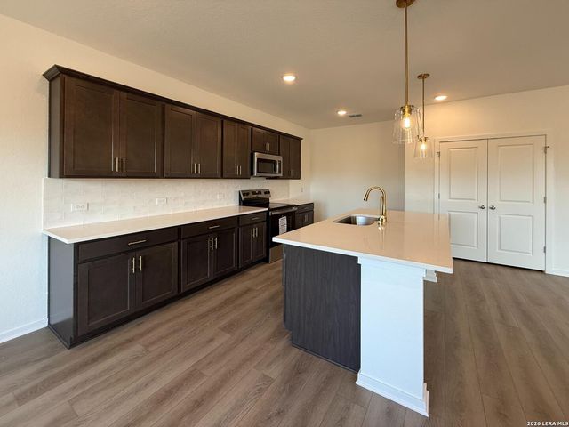 13811 Birch View, San Antonio, TX 78252