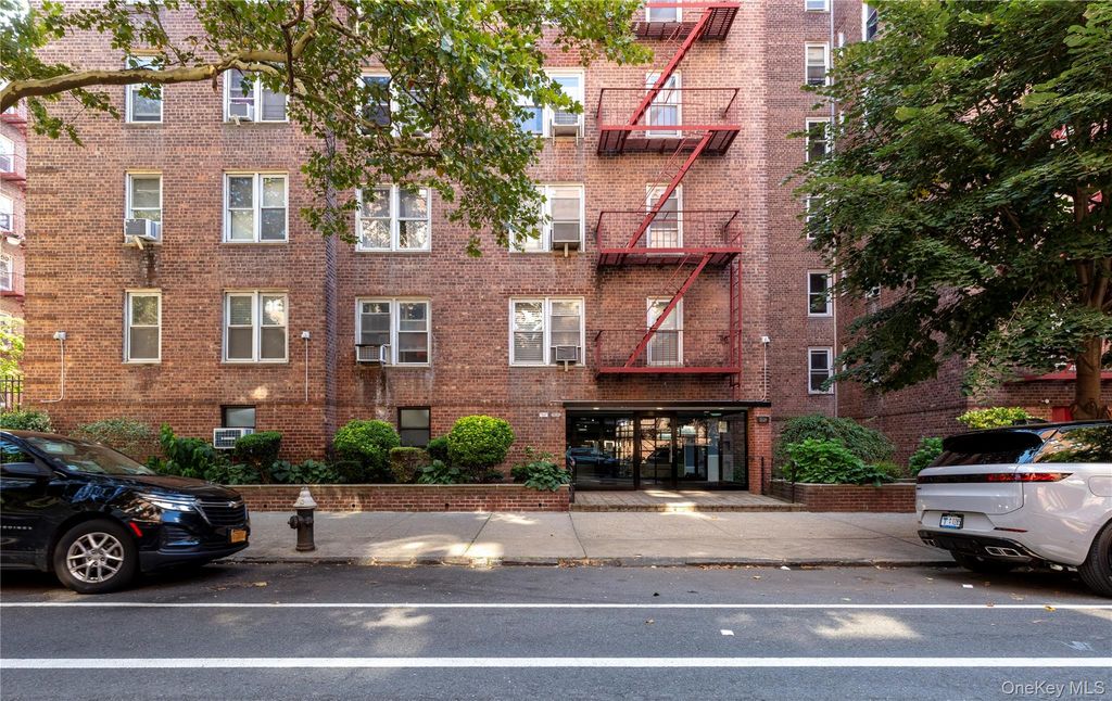 33-24 91 Street 4S, Jackson Heights, NY 11372 — photo 2