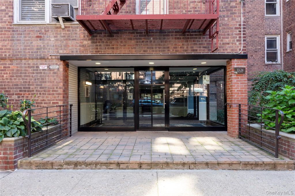 33-24 91 Street 4S, Jackson Heights, NY 11372 — photo 3