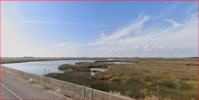 71 Bay Drive, Palacios, TX 77465