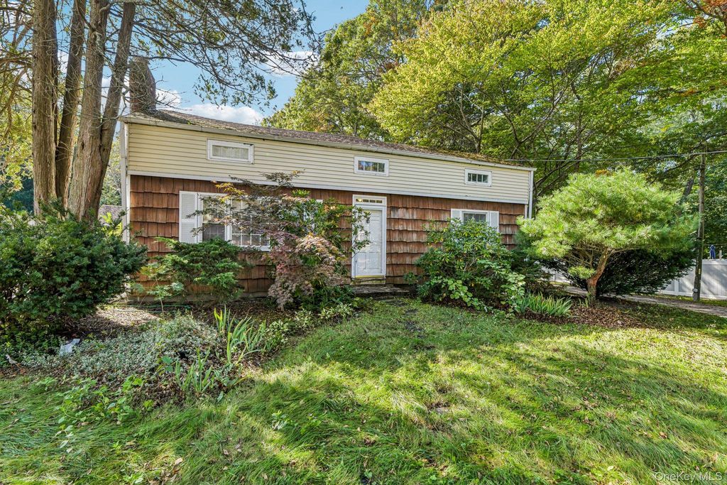 18 Wrana Street, Medford, NY 11763 — photo 2