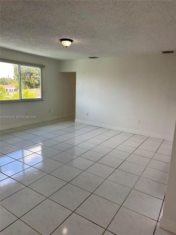 325 W 60th St 0, Hialeah, FL 33012