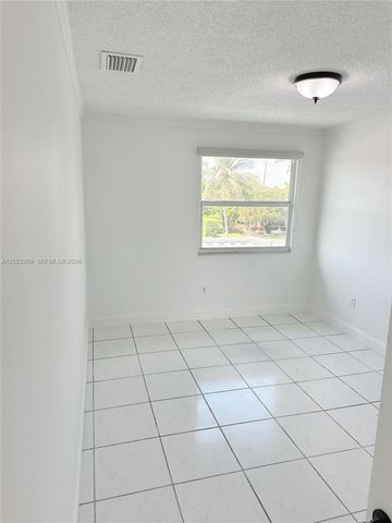 325 W 60th St 0, Hialeah, FL 33012