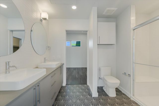 4004 Banister LN 312, Austin, TX 78704