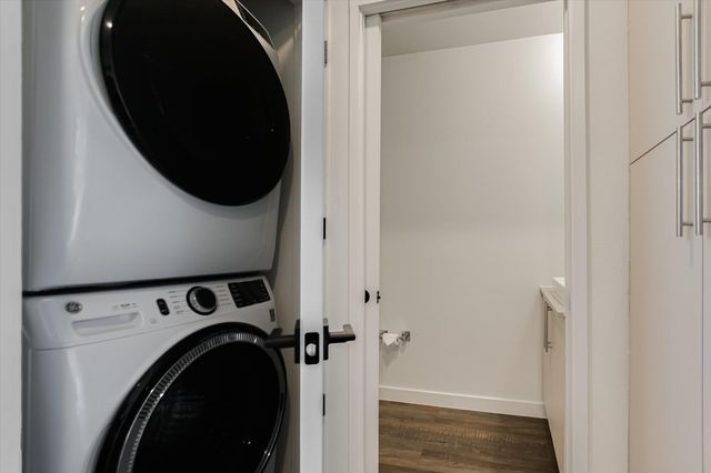 4004 Banister LN 312, Austin, TX 78704