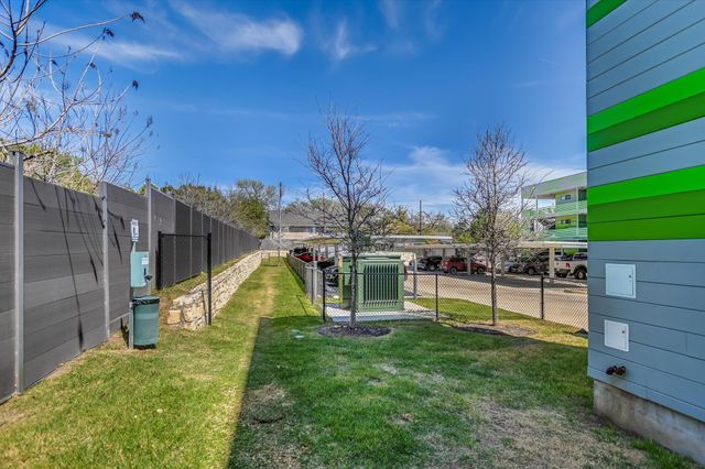 4004 Banister LN 312, Austin, TX 78704