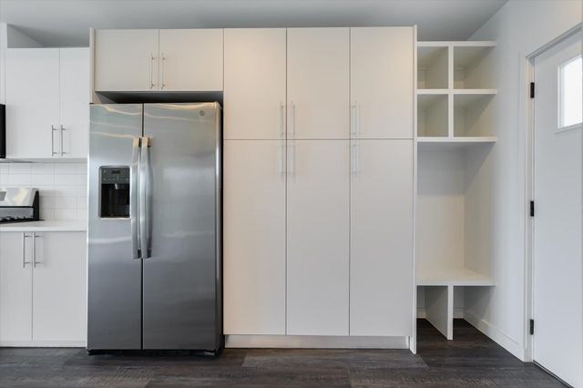 4004 Banister LN 312, Austin, TX 78704