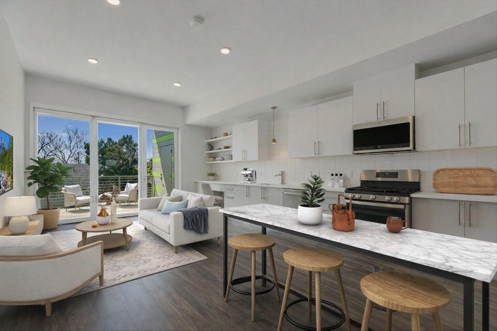 4004 Banister LN 312, Austin, TX 78704