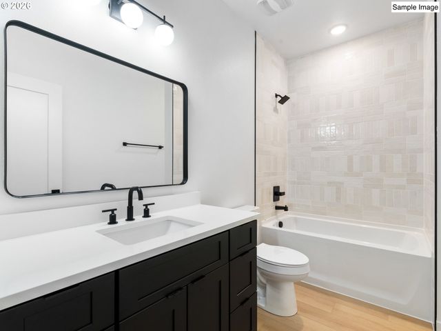 7193 Se CRYSTAL SPRINGS Blvd 8, Portland, OR 97206