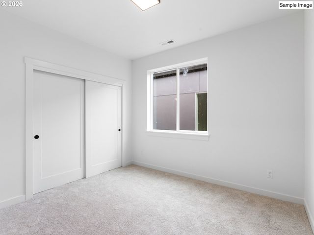 7193 Se CRYSTAL SPRINGS Blvd 8, Portland, OR 97206